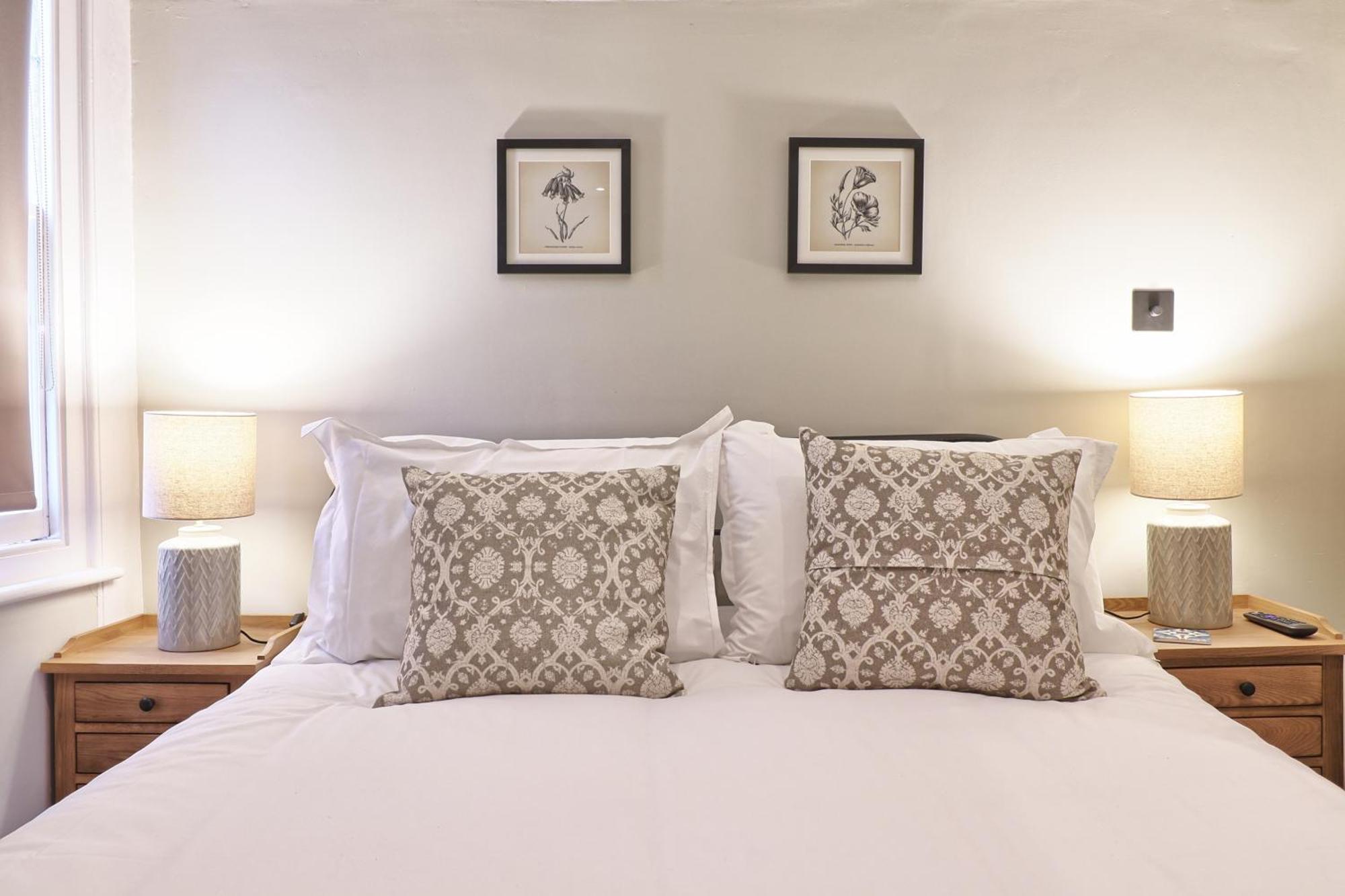 Ranfield'S Brasserie Hotel Rooms Coggeshall Exterior photo